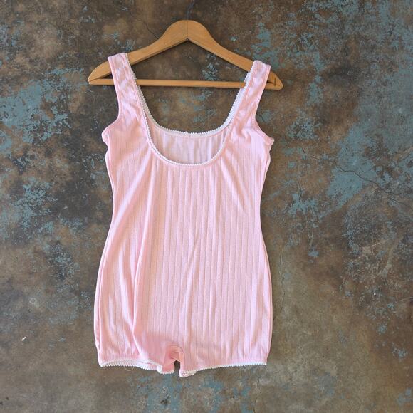 Pink Coquette Romper Size M New Sleeveless Heart Knit Romantic One Piece - Picture 6 of 8